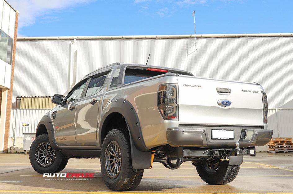 FORD RANGER REBEL ANTHRACITE CENTER W BLACK LIP